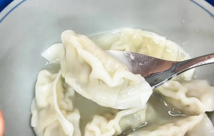 『鶏がら水餃子』の完成写真（撮影：キジカク）