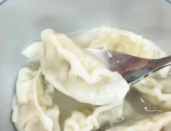 水餃子を作る写真（撮影：キジカク）