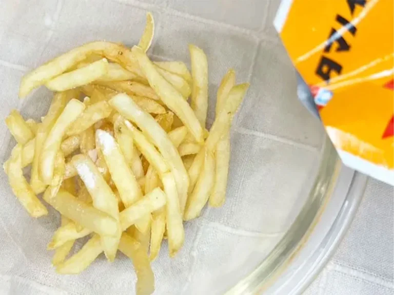 『すしのこ』をかける写真（撮影：キジカク）