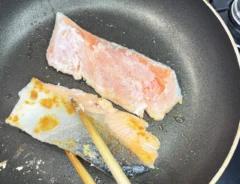 『サケの焼肉のたれ漬け』を作る写真（撮影：キジカク）