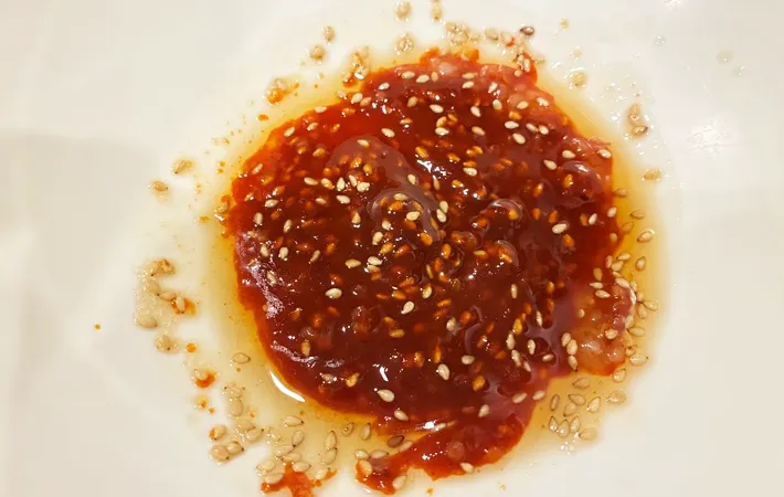 『韓国風カニカマ』を作る写真（撮影：エニママ）