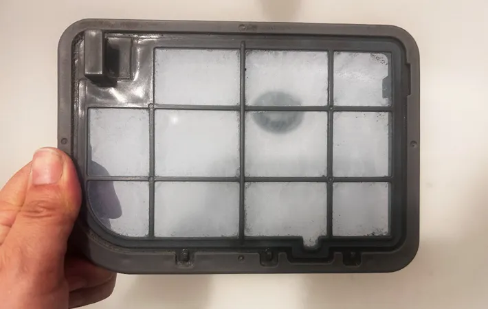 ドラム式洗濯機のフィルターを掃除した後の写真（撮影：エニママ）