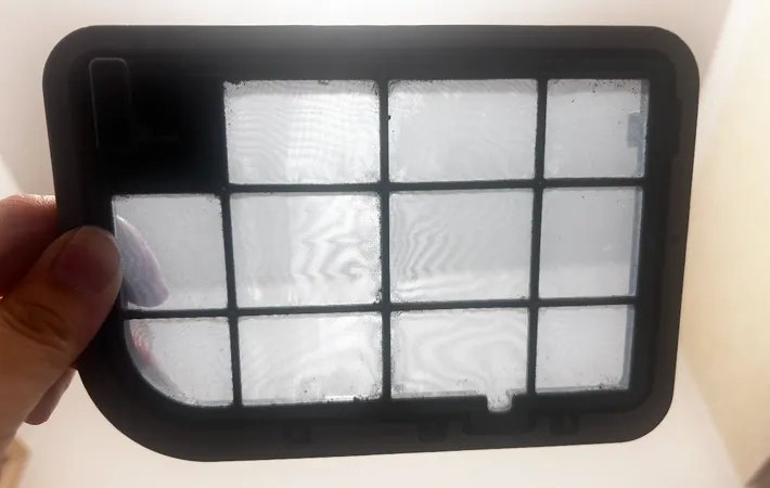 ドラム式洗濯機のフィルターを掃除した後の写真（撮影：エニママ）