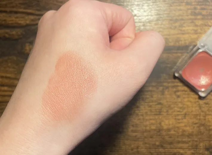 チークを塗った写真（撮影：grape編集部）