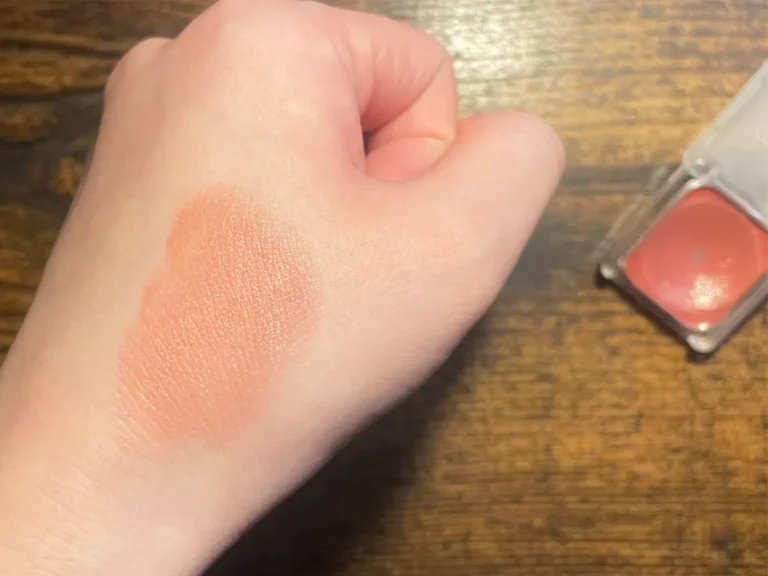 チークの写真（撮影：grape編集部）