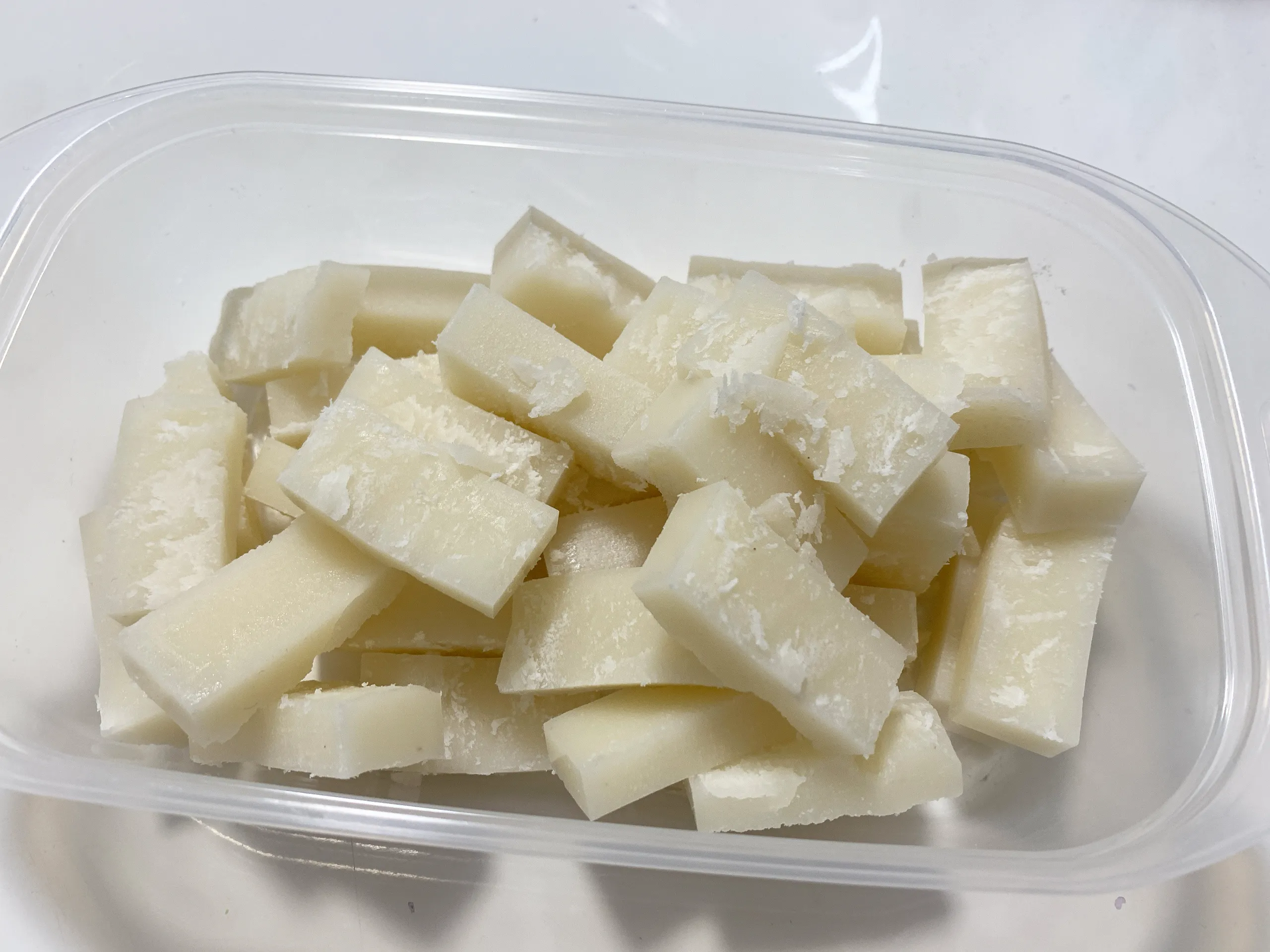 タッパーに入った餅の写真（撮影：grape編集部）