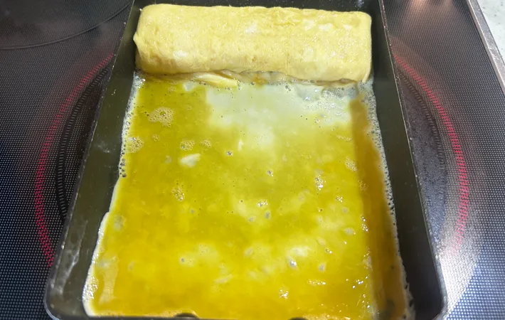 『おでんの素でだし巻き玉子』を作る写真（撮影：エニママ）