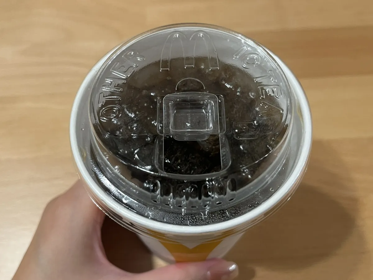マクドナルドのドリンクの写真（撮影：grape編集部）