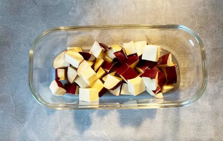 カットしたさつまいも写真（撮影：エニママ）