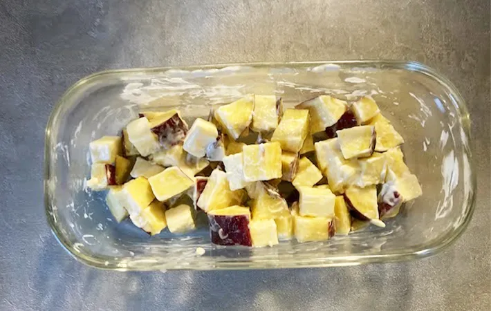 マヨネーズを入れて混ぜた写真（撮影：エニママ）