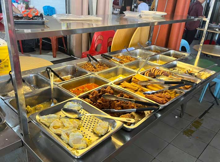 マレーシアのエコノミーライス（撮影：grape編集部）