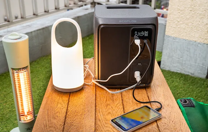 DELTA 3 1000 Airで複数の電子機器を繋ぐ様子