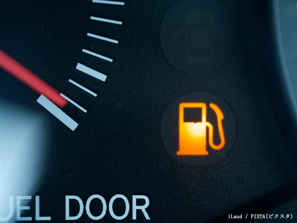 ガソリンがなくなりそうなイメージ写真