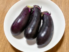 3つのナスの写真（撮影：grape編集部）