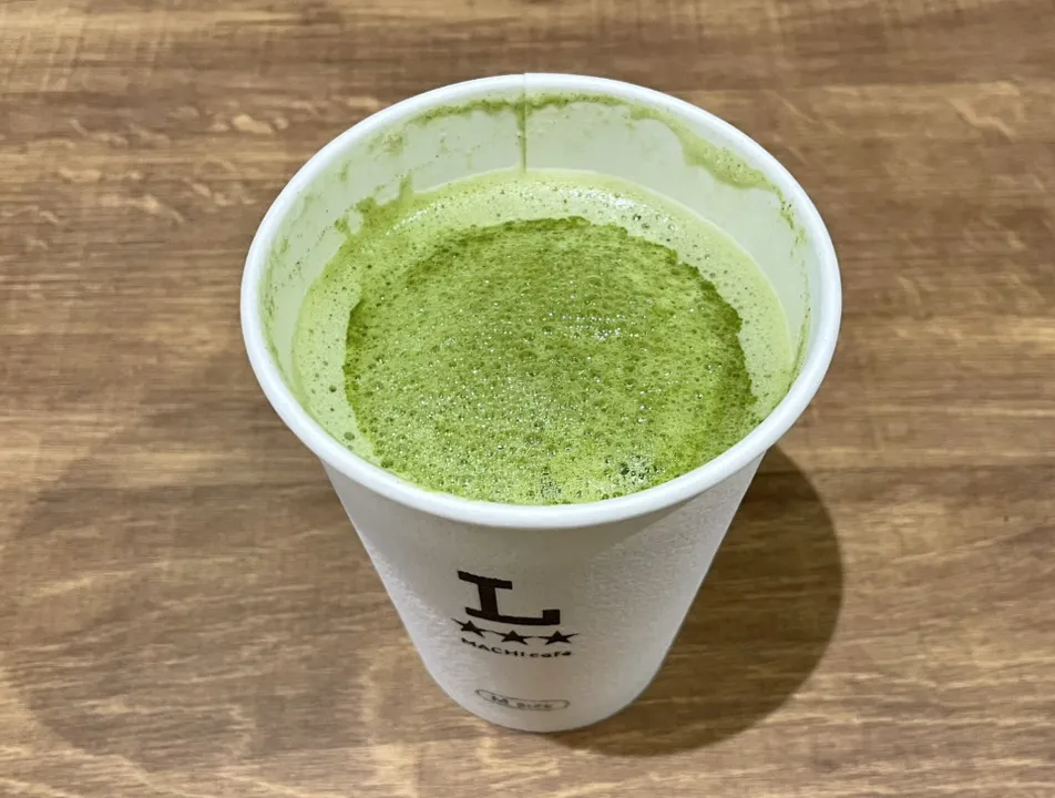入れたての『宇治抹茶ラテ』の写真（撮影：grape編集部）