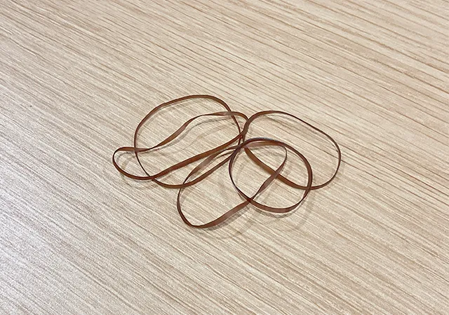 ゴム（撮影：grape編集部）