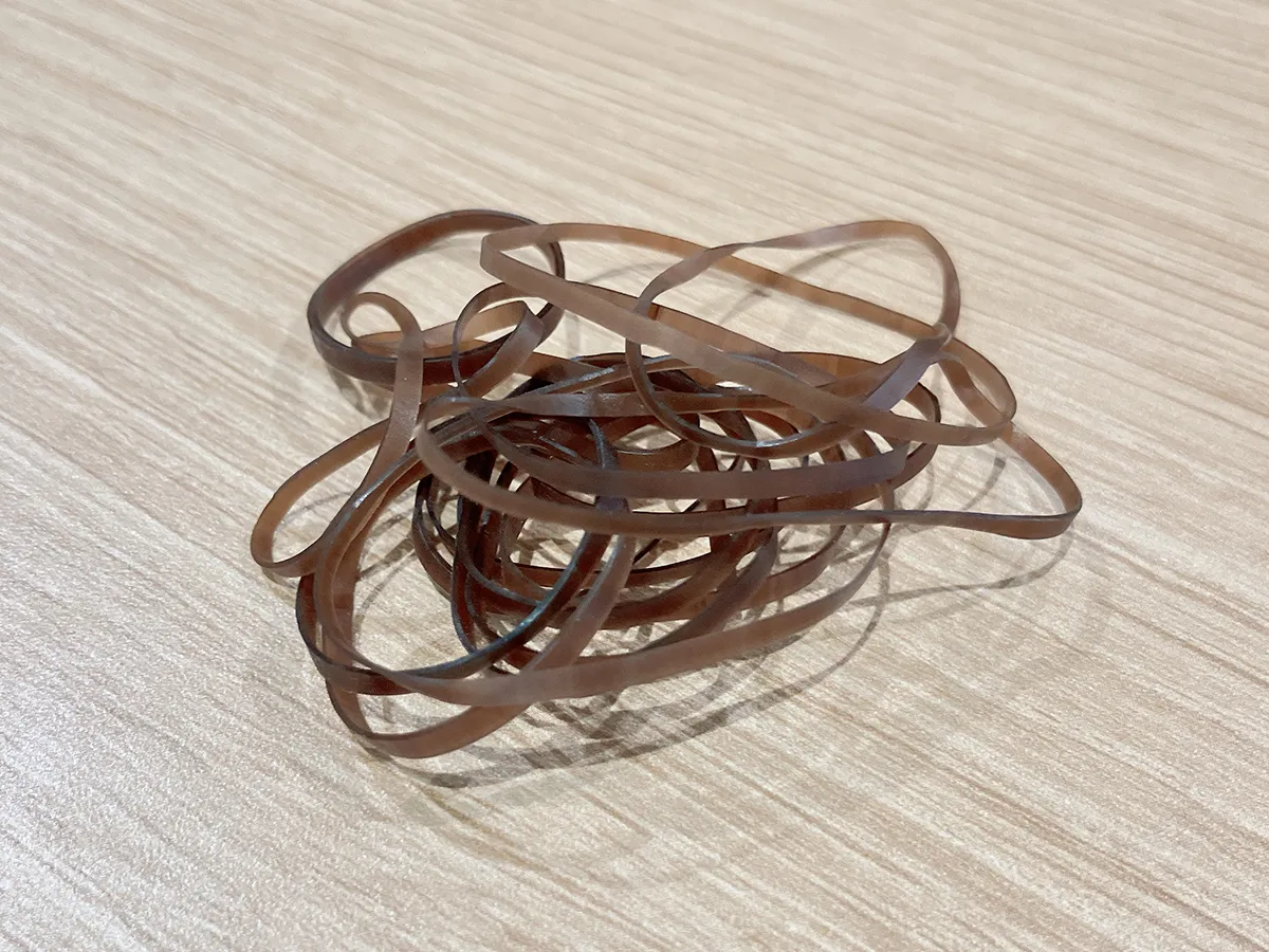 ゴム（撮影：grape編集部）