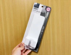 ダイソーの『シャワーホルダー』の画像（撮影：grape編集部）