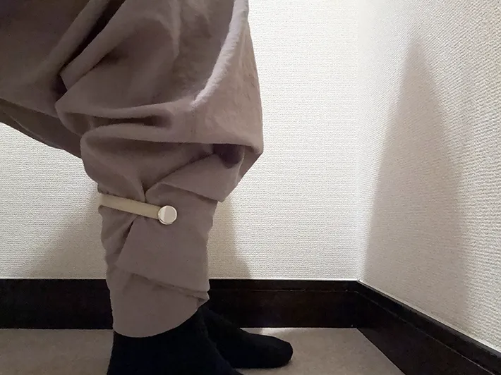 ダイソーの『らくらくアームバンド』の画像（撮影：grape編集部）