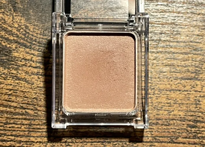 アイシャドウの写真（撮影：grape編集部）