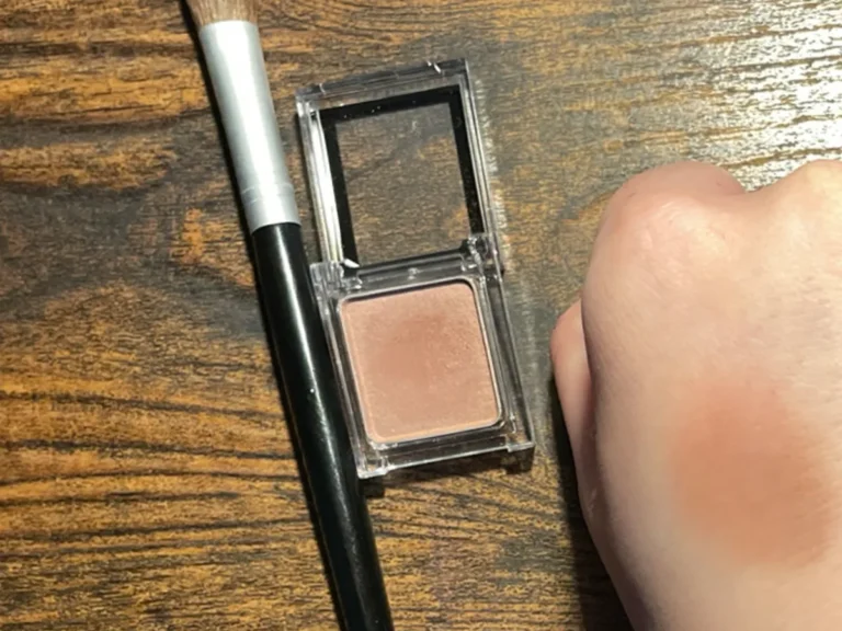 アイシャドウの写真(撮影:grape編集部)