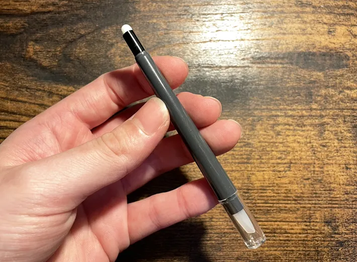 『コンシーラー専用のチップ』の写真（撮影：grape編集部）