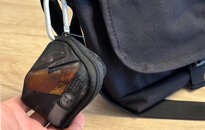 『ナイロンメッシュコンパクトポーチ』に写真（撮影：キジカク）