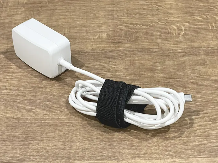 べんりベルトをコードに巻いた写真（撮影：grape編集部）