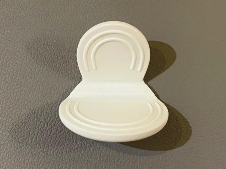 ダイソーの『お皿キャッチ』写真(撮影:grape編集部)