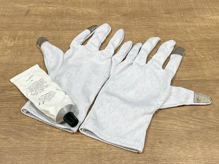 ダイソー『おうちケアグローブ』の写真（撮影：grape編集部）