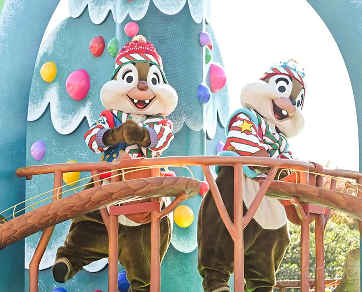 『トイズ・ワンダラス・クリスマス！』のチップとデール（撮影：grape編集部）