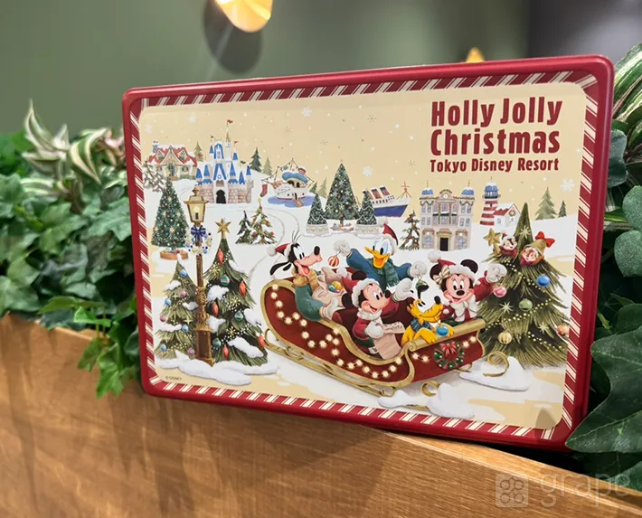 クリスマス限定のディズニー土産（撮影：grape編集部）