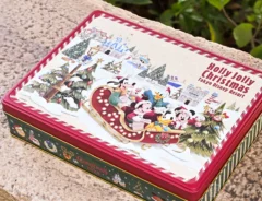 クリスマス限定のディズニー土産（撮影：grape編集部）