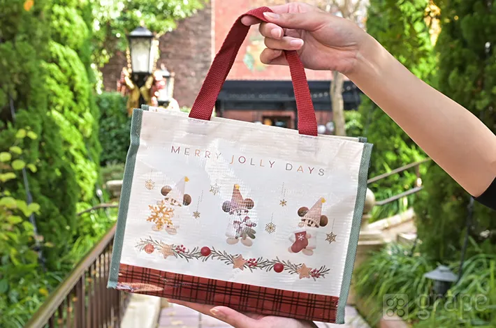 『アーモンドチョコレートバー』のパッケージの写真（撮影：grape編集部）