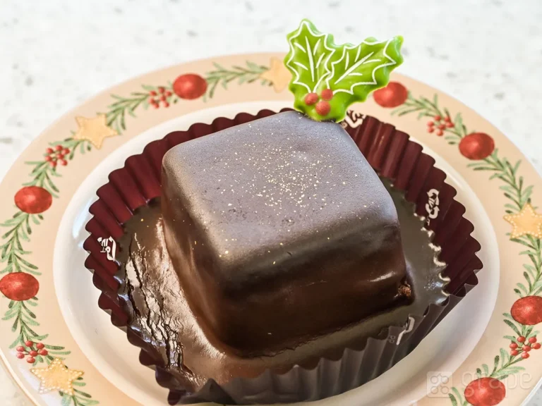 チョコレートケーキの写真（撮影：grape編集部）