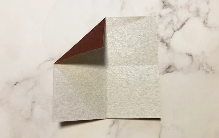 『付箋しおり』を作る写真（撮影：エニママ）