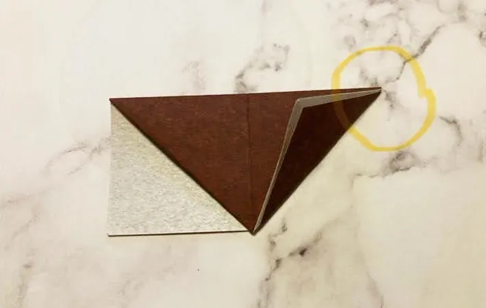 『付箋しおり』を作る写真（撮影：エニママ）