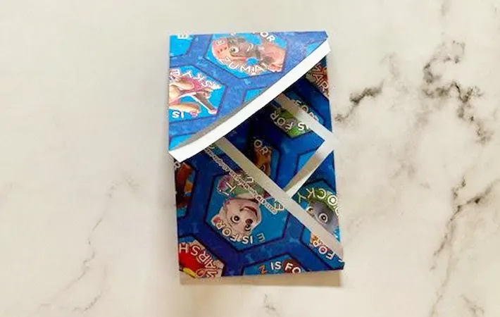 『折り紙ポチ袋』を作る写真（撮影：エニママ）