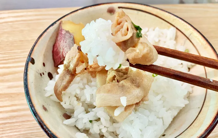 『豚肉とサツマイモのさっぱり甘辛煮』の完成写真（撮影：エニママ）