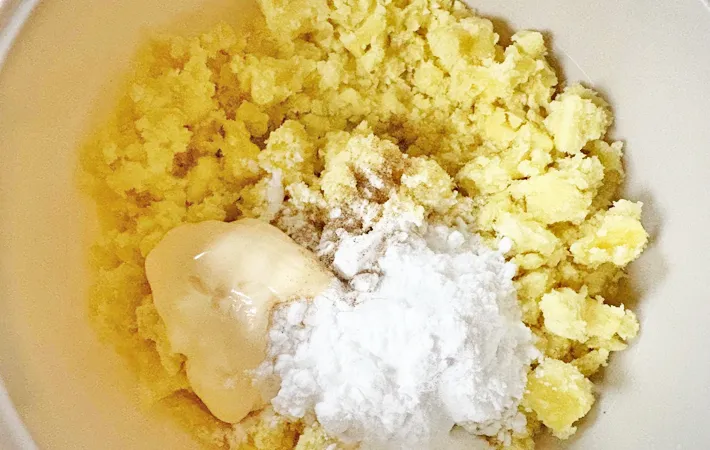 『さつまいもでハッシュドポテト』を作る写真（撮影：エニママ）