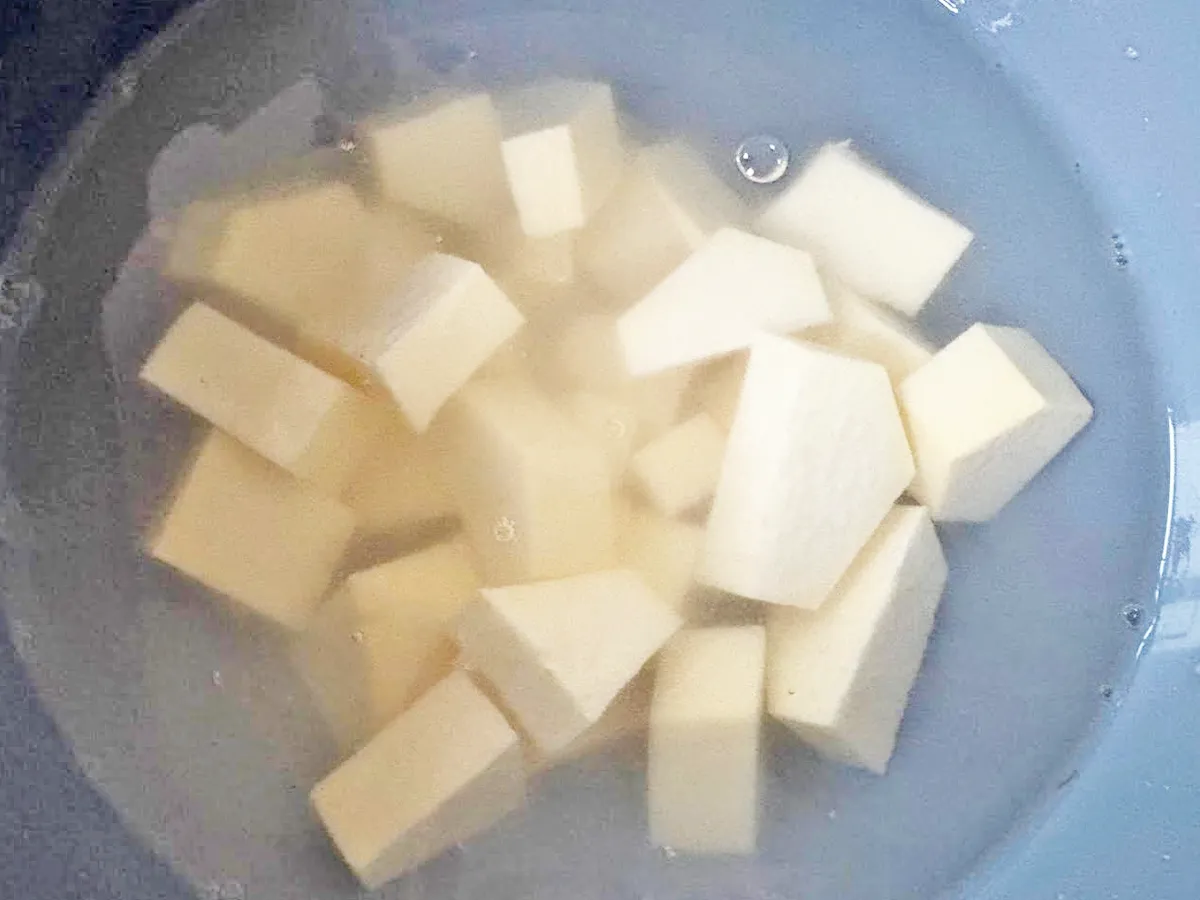 『さつまいもでハッシュドポテト』を作る写真(撮影:エニママ)