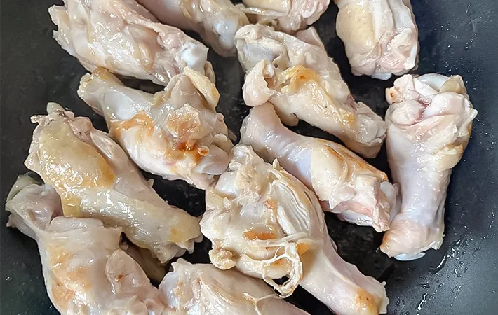 肉に焼き色がついてきた写真（撮影：エニママ）