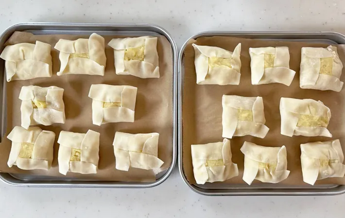 『餃子の皮のスイートポテト』を作る写真（撮影：エニママ）