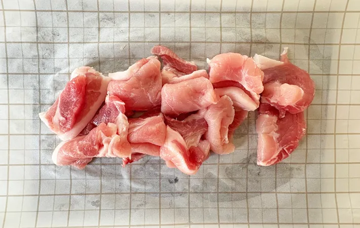 『レンコン入り豚のしょうが焼き』を作る写真（撮影：エニママ）