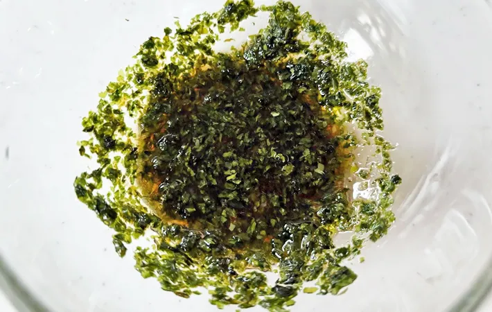 『レンコンナムル』を作る写真（撮影：エニママ）