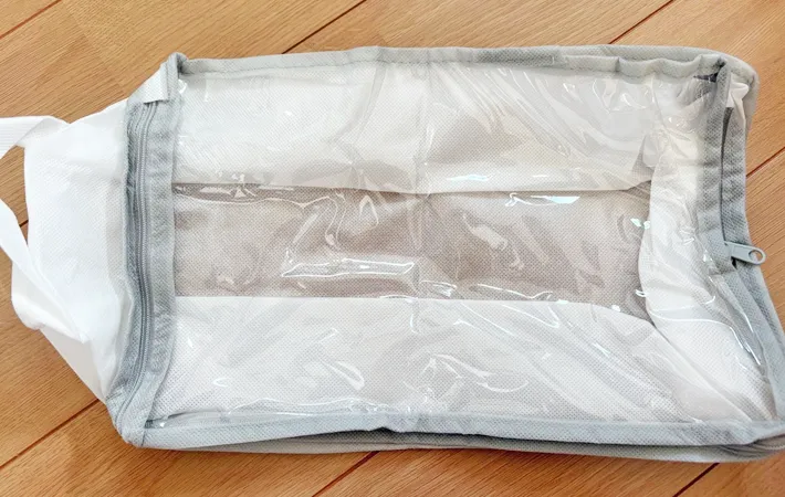 『ダイソー コミック収納袋』の使用写真（撮影：エニママ）