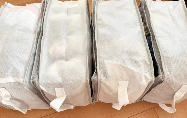 『ダイソー コミック収納袋』の使用写真（撮影：エニママ）