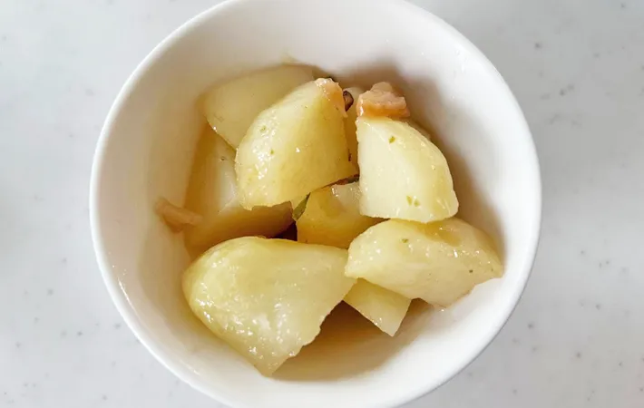 『待つだけでやみつきポテト和え』の完成写真（撮影：エニママ）