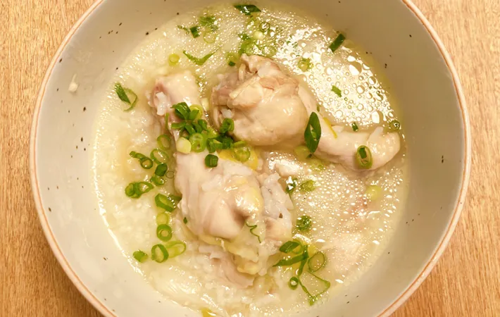 『炊飯器でサムゲタン風スープ』の完成写真（撮影：エニママ）