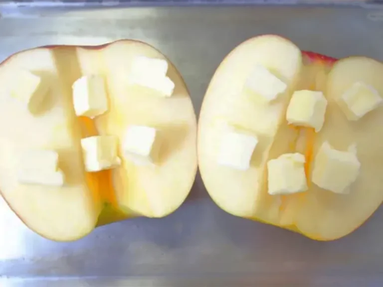 『アイスのせ焼きりんご』(撮影:エニママ)